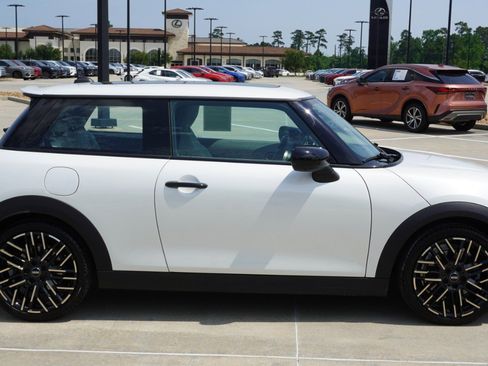 Used 2025 MINI Cooper S FWD image 4