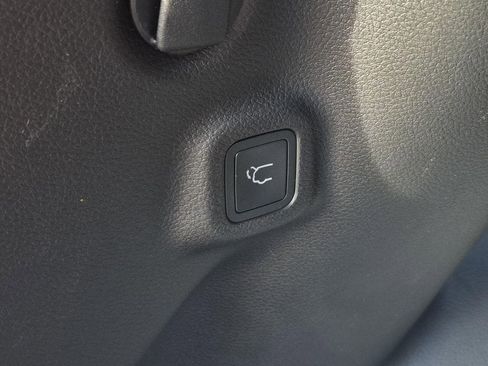 New 2026 Jeep Compass Latitude image 9