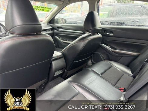 Used 2024 Nissan Sentra SV FWD image 9