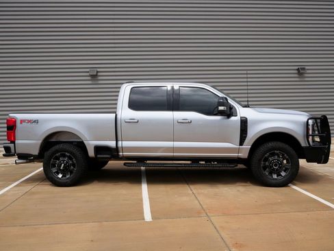 Used 2024 Ford F250 Lariat w/ Sport Appearance Package AWD/4WD image 2