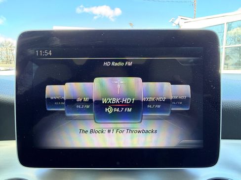 Used 2019 Mercedes-Benz GLA 250 4MATIC image 37