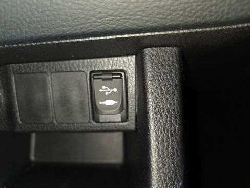 Used 2014 Toyota Corolla LE image 20