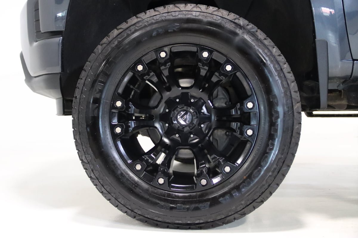 Used 2019 Chevrolet Silverado 1500 RST AWD/4WD image 78