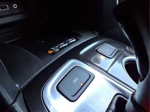 Used 2022 Chevrolet Equinox Premier image 6