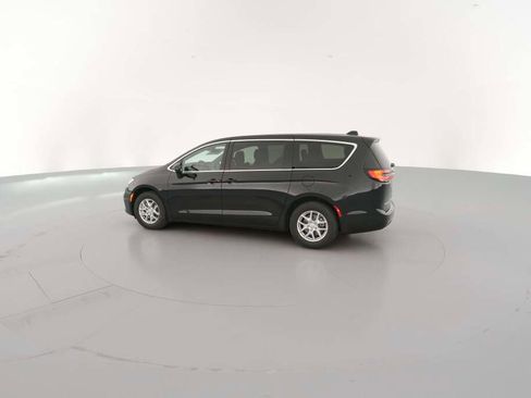 New 2026 Chrysler Pacifica Select image 7