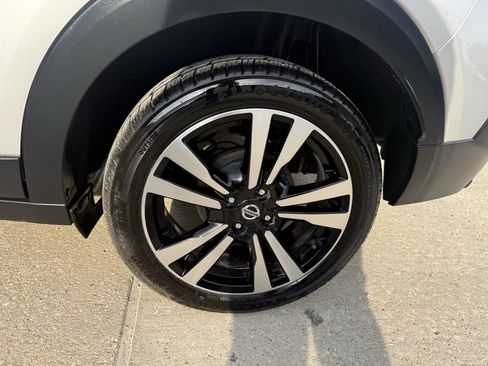 Used 2020 Nissan Kicks SV FWD image 34
