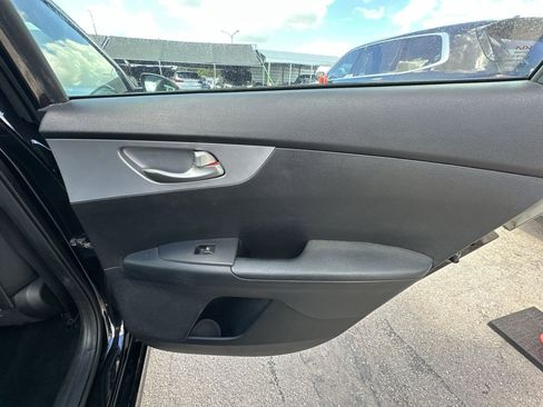 Used 2022 Kia Forte LXS image 30