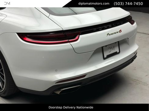 Used 2018 Porsche Panamera 4 image 14