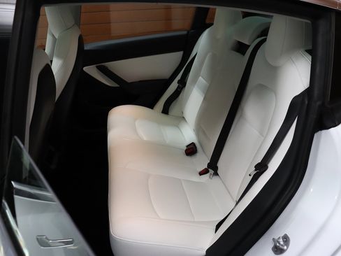 Used 2020 Tesla Model 3 Performance image 40