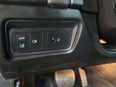 Used 2019 Jaguar F-TYPE Coupe image 24