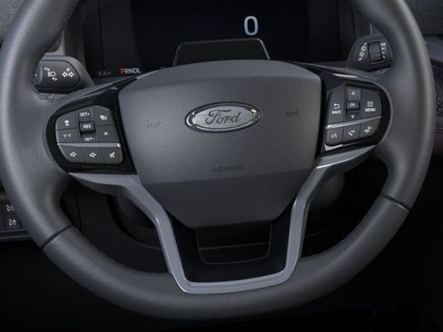 Used 2025 Ford Explorer Platinum RWD image 12
