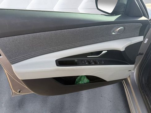 Certified 2024 Hyundai Elantra Limited image 12