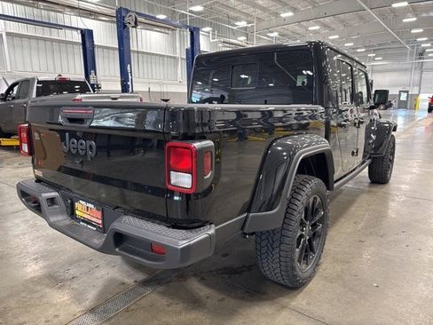 New 2025 Jeep Gladiator Sport image 7