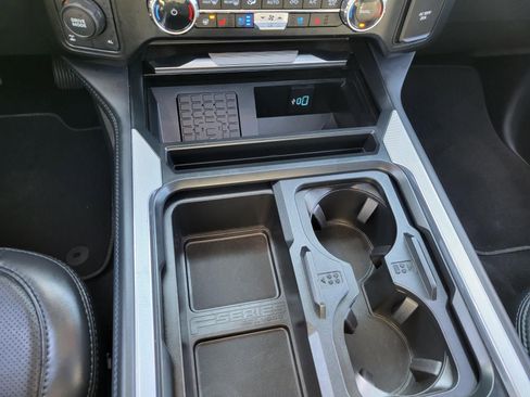 Used 2025 Ford F350 Platinum w/ FX4 Off-Road Package image 35