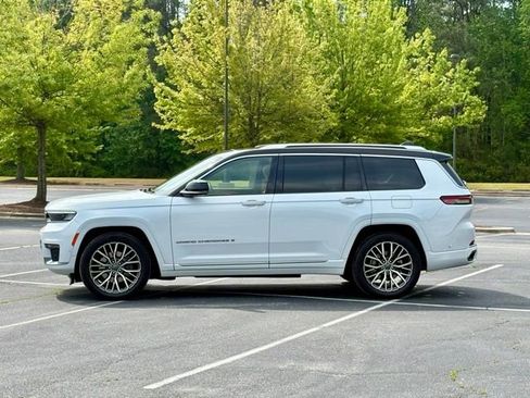 Used 2022 Jeep Grand Cherokee L Summit AWD/4WD image 3