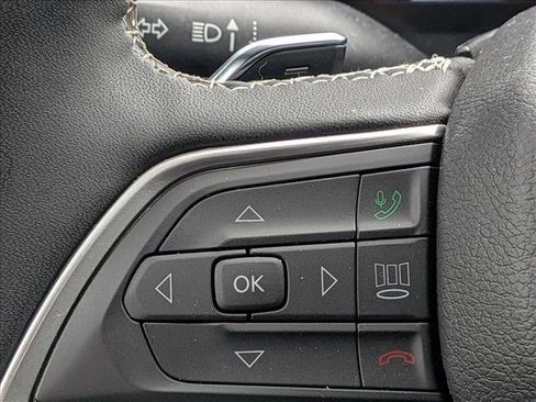 Used 2025 Jeep Grand Cherokee L Altitude AWD/4WD image 14
