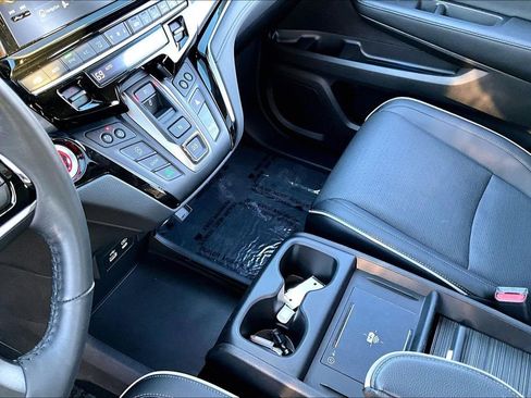 Certified 2025 Honda Odyssey Elite image 13