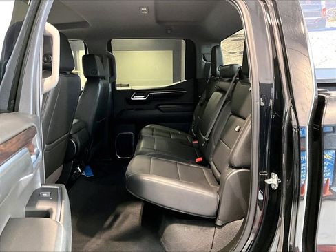 Used 2024 GMC Sierra 1500 SLT image 16