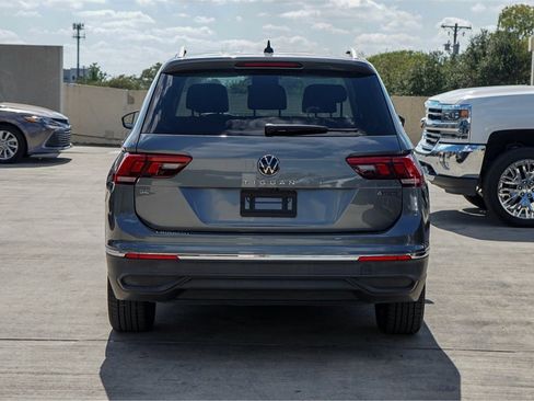 Used 2022 Volkswagen Tiguan SE image 7
