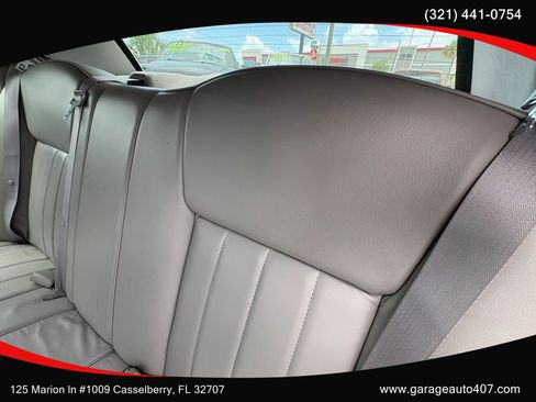 Used 1998 Lincoln Town Car Executive RWD image 29