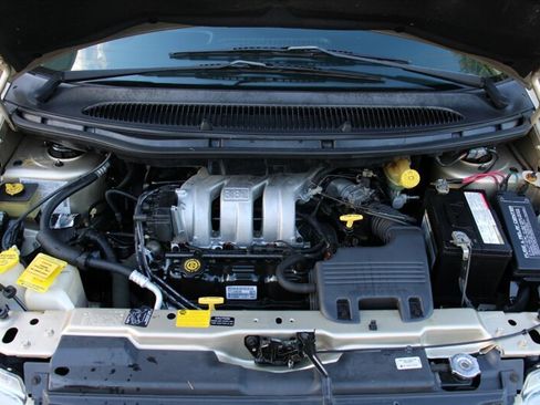 Used 2000 Dodge Grand Caravan ES image 18