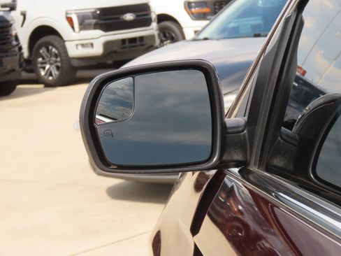 Used 2018 Ford Edge SEL w/ Equipment Group 201A FWD image 19