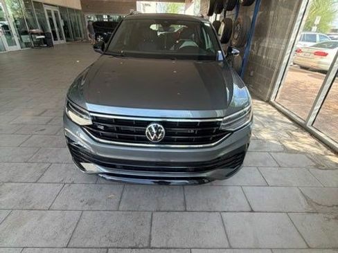 Used 2024 Volkswagen Tiguan SE R-Line FWD image 1