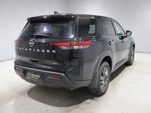 Used 2024 Nissan Pathfinder S AWD/4WD image 2