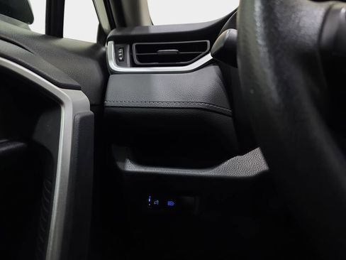 Used 2021 Toyota RAV4 XLE w/ Carpet Mat Package (TMS) image 27