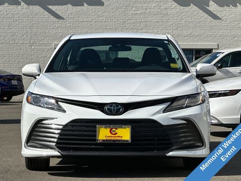 Used 2024 Toyota Camry LE FWD image 11