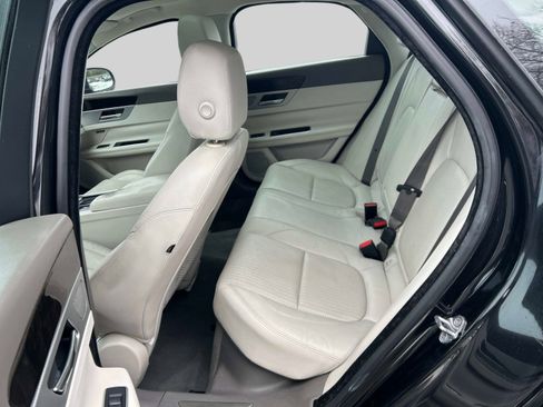 Used 2016 Jaguar XF Prestige image 12