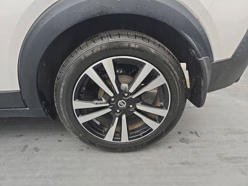 Used 2020 Nissan Kicks SR FWD image 14