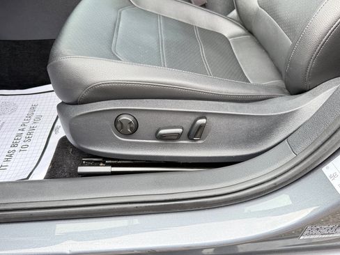 Used 2018 Volkswagen Passat 2.0T SE image 13