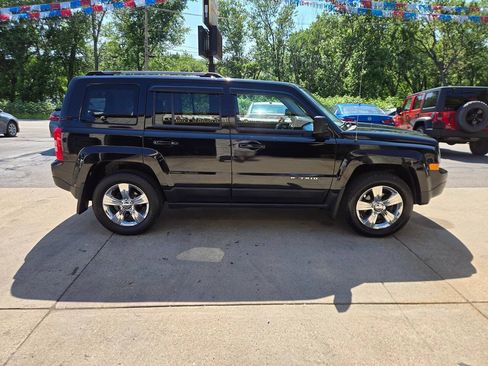 Used 2012 Jeep Patriot Limited w/ Sun/Sound Group AWD/4WD image 8