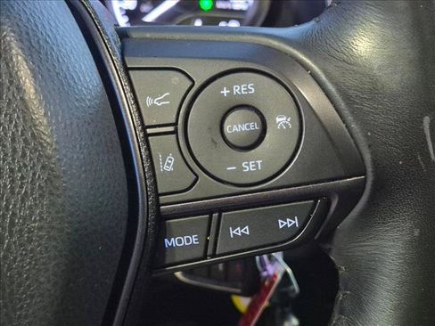 Used 2022 Toyota Camry SE FWD image 17