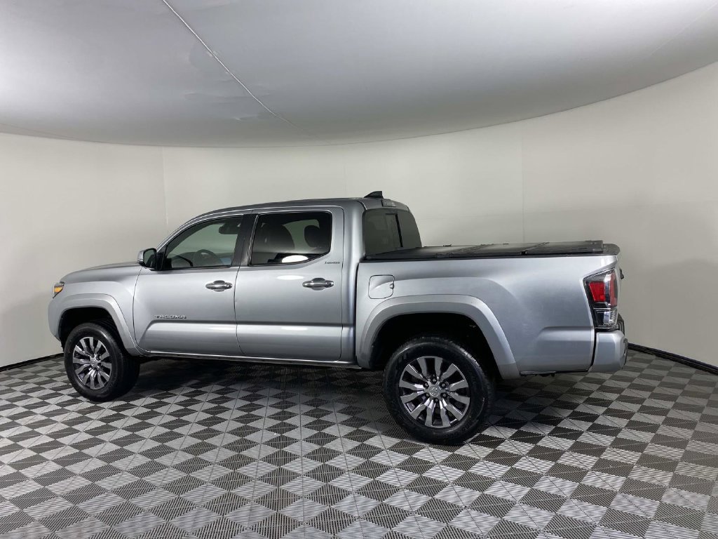 Used 2023 Toyota Tacoma Limited AWD/4WD image 5