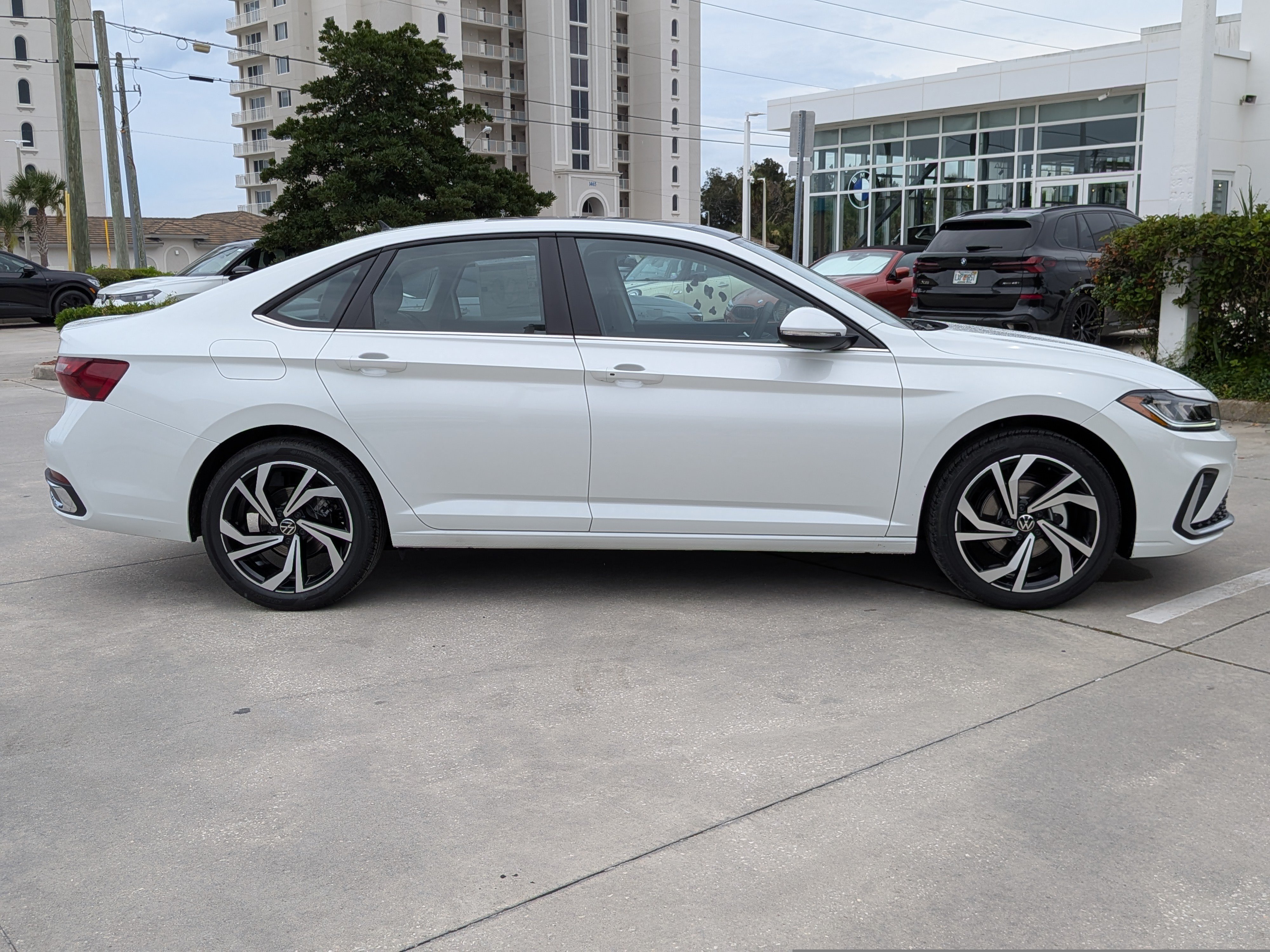 New 2027 Volkswagen Jetta SEL FWD image 2