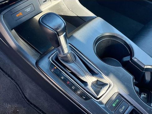 Used 2024 Honda Civic EX-L image 17