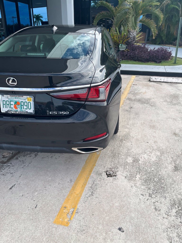 Used 2024 Lexus ES 350 w/ Premium Package FWD image 6