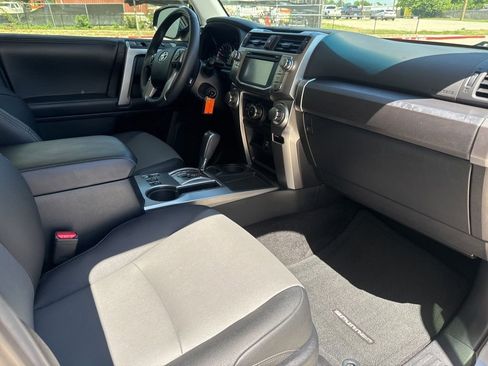 Used 2019 Toyota 4Runner SR5 Premium RWD image 9