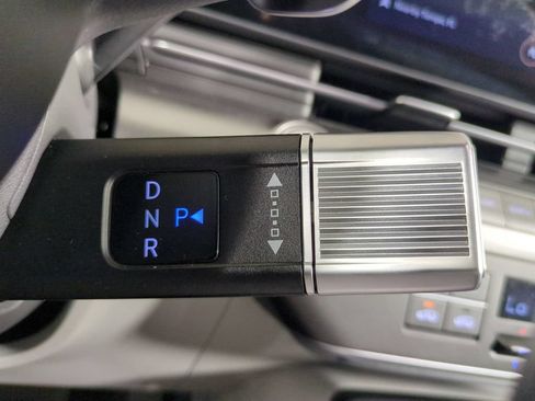 Used 2024 Hyundai Kona Limited AWD/4WD image 22