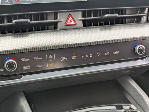 Used 2025 Kia Sportage SX Prestige image 22