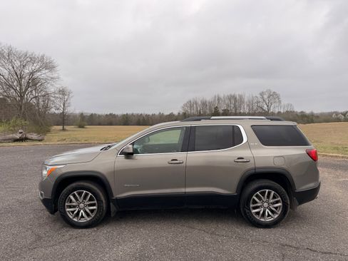 Used 2019 GMC Acadia SLE w/ Driver Alert Package I image 2