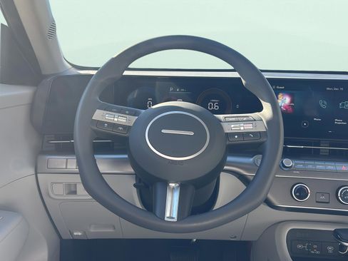 New 2026 Hyundai Kona SE image 12