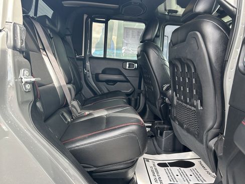 Used 2020 Jeep Gladiator Rubicon image 12