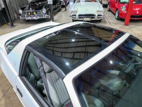 Used 1991 Pontiac Firebird Formula image 19