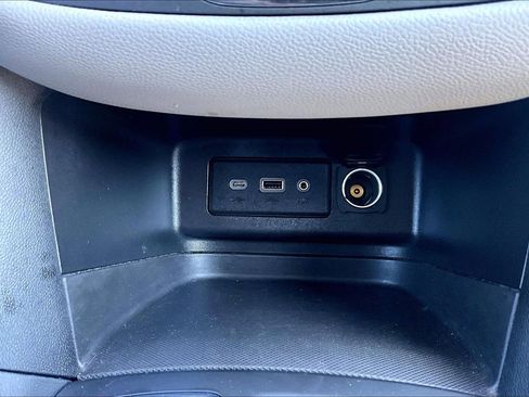 Used 2022 Chevrolet Equinox LS image 28