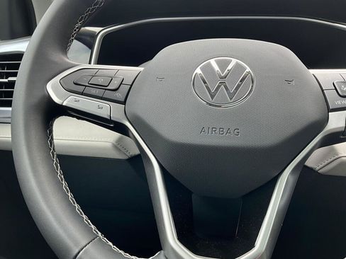New 2026 Volkswagen Taos SE AWD/4WD image 23
