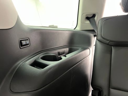 Used 2025 Ford Expedition Active AWD/4WD image 30