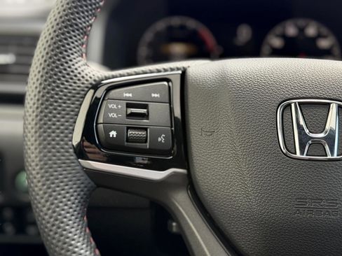 Certified 2026 Honda Ridgeline Black Edition image 17